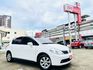 超低里程僅跑11萬優質代步車/IKEY免鑰匙/方向盤快控鍵/定速巡航/頭燈水平調整/倒車顯影/恆溫/車室內大空間  第3張縮圖