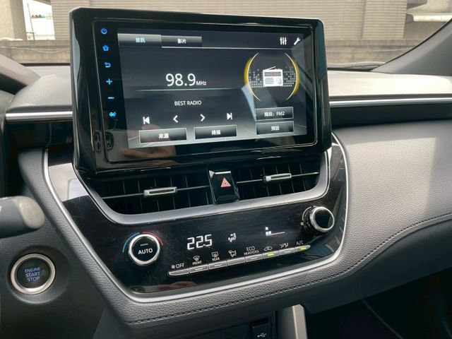 豪華版/IKEY摸門/ACC跟車/循跡防滑/斜坡起步輔助/車道偏離警示/AEB自動緊急煞車/ISOFIX/胎壓監控/恆溫  第9張相片