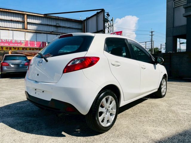全台最低里程僅跑5萬/一手車原鈑件/質感五門掀背小車/頂級型/方向盤快控鍵/恆溫/電收折後視/頭燈水平調整/ISOFIX  第17張相片
