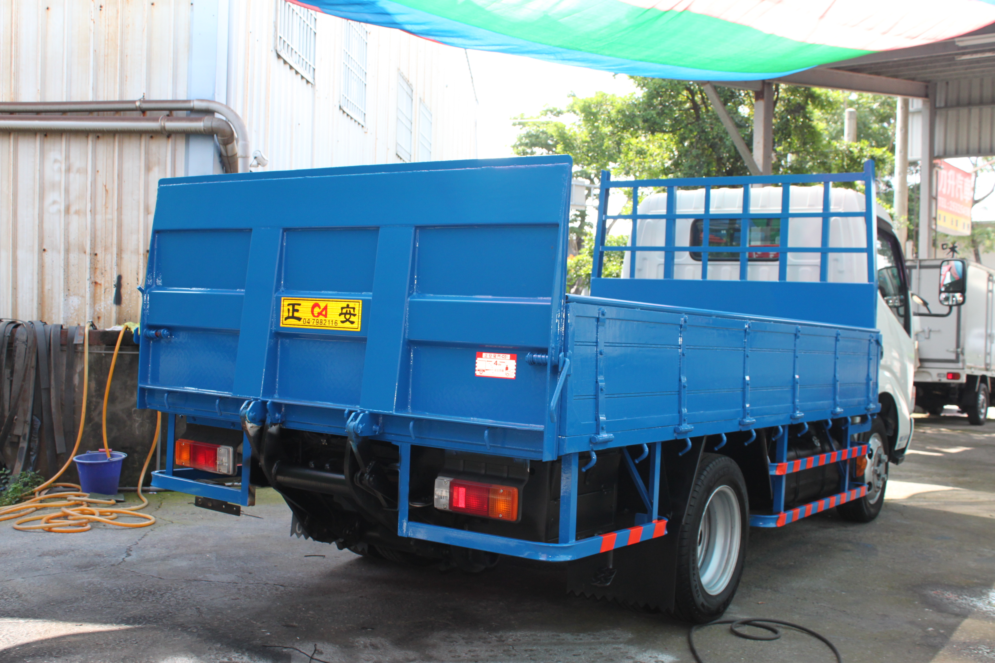 Hino11尺半加長型 稀有加高高頂+特殊訂製斗 保證里程實跑9萬多  原版件  第4張相片