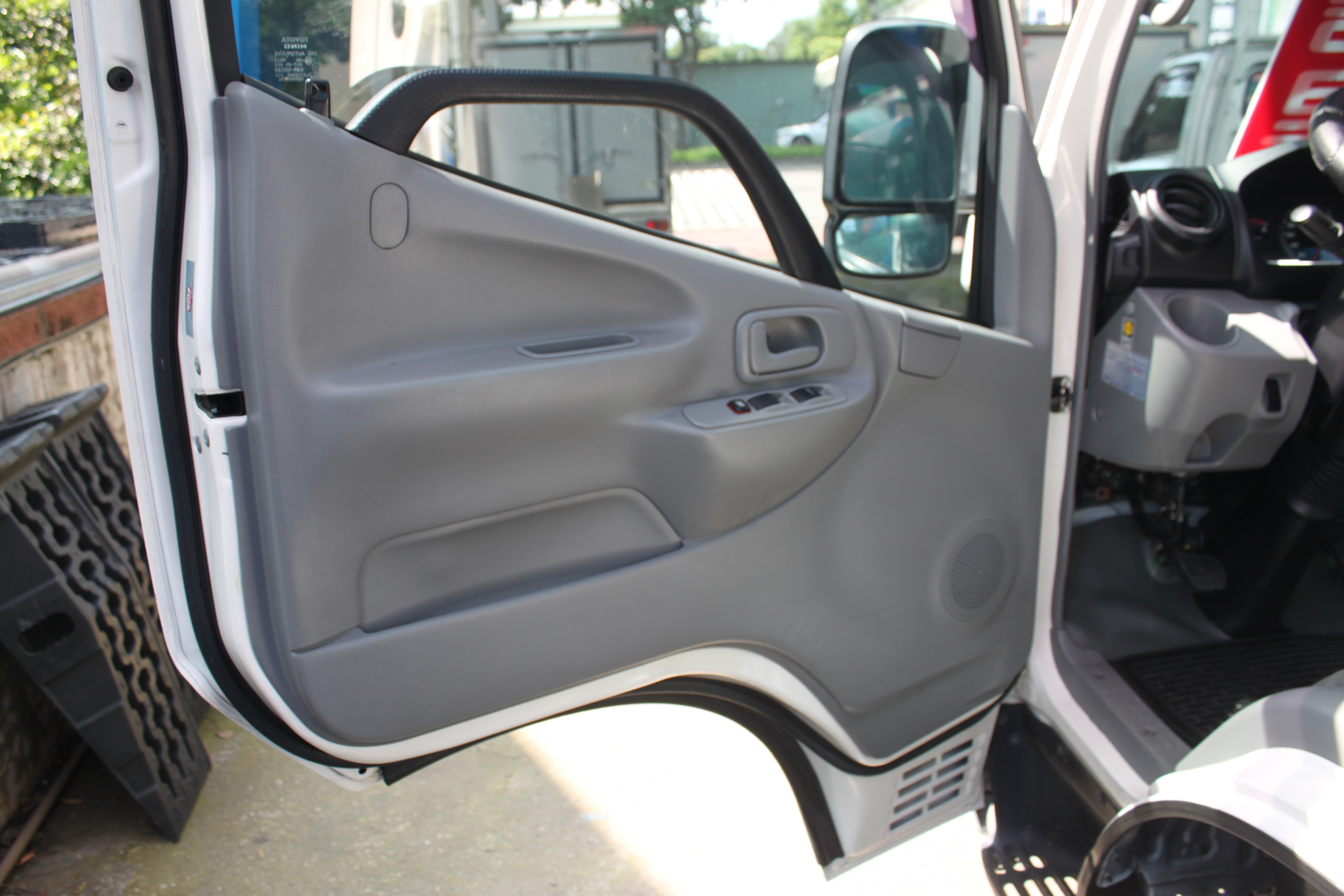 Hino11尺半加長型 稀有加高高頂+特殊訂製斗 保證里程實跑9萬多  原版件  第6張相片