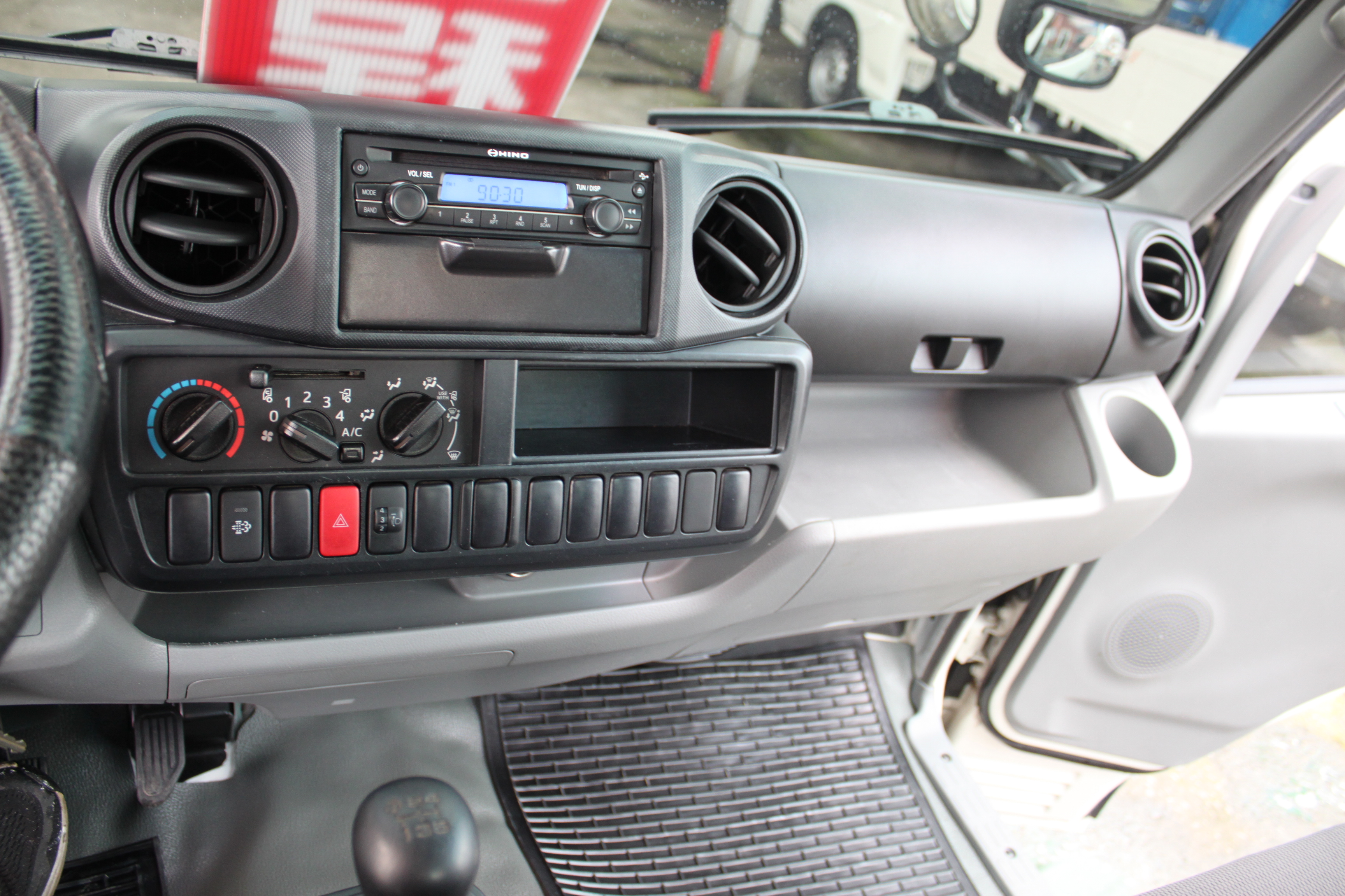 2014Hino 11尺半加長型貨車配備尾門 保證里程 原版件  第10張相片
