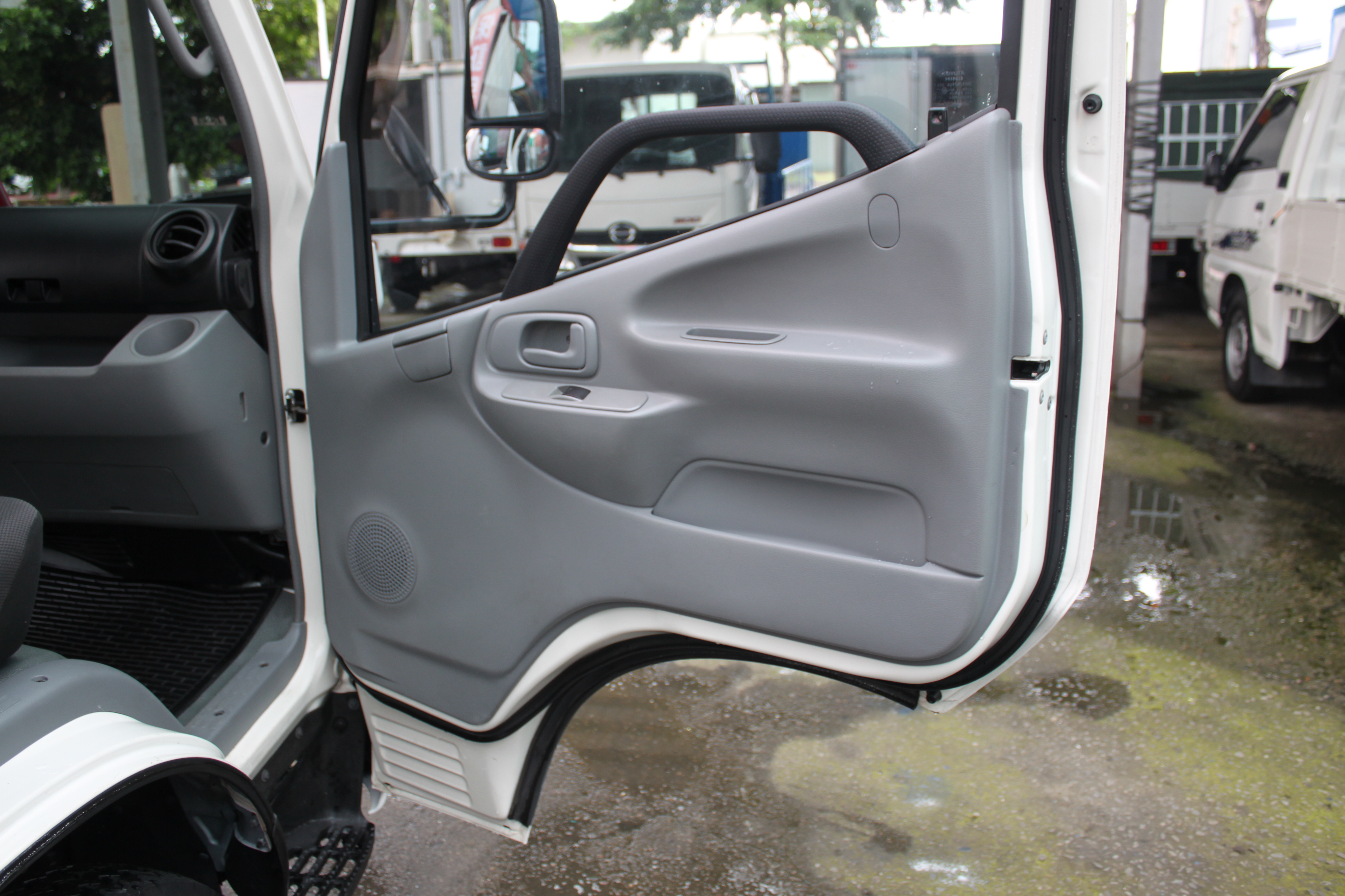 2014Hino 11尺半加長型貨車配備尾門 保證里程 原版件  第12張相片