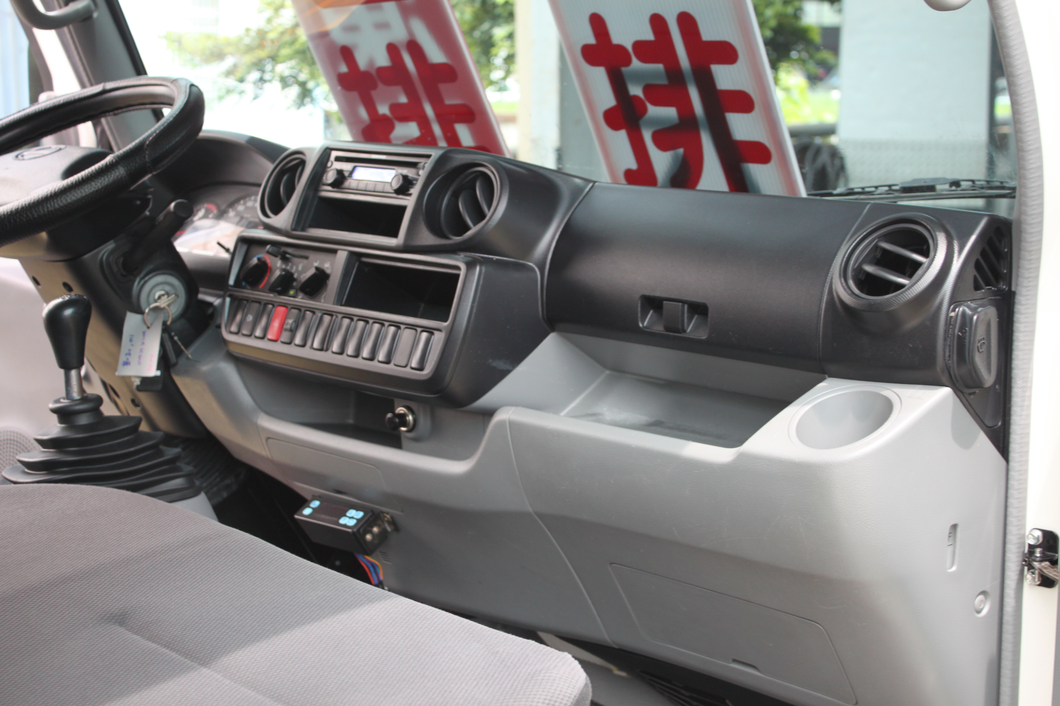 2019Hino 14尺半超長型高箱內高180CM冷凍車保證里程 里程實13萬原版件 原廠保養  第13張相片