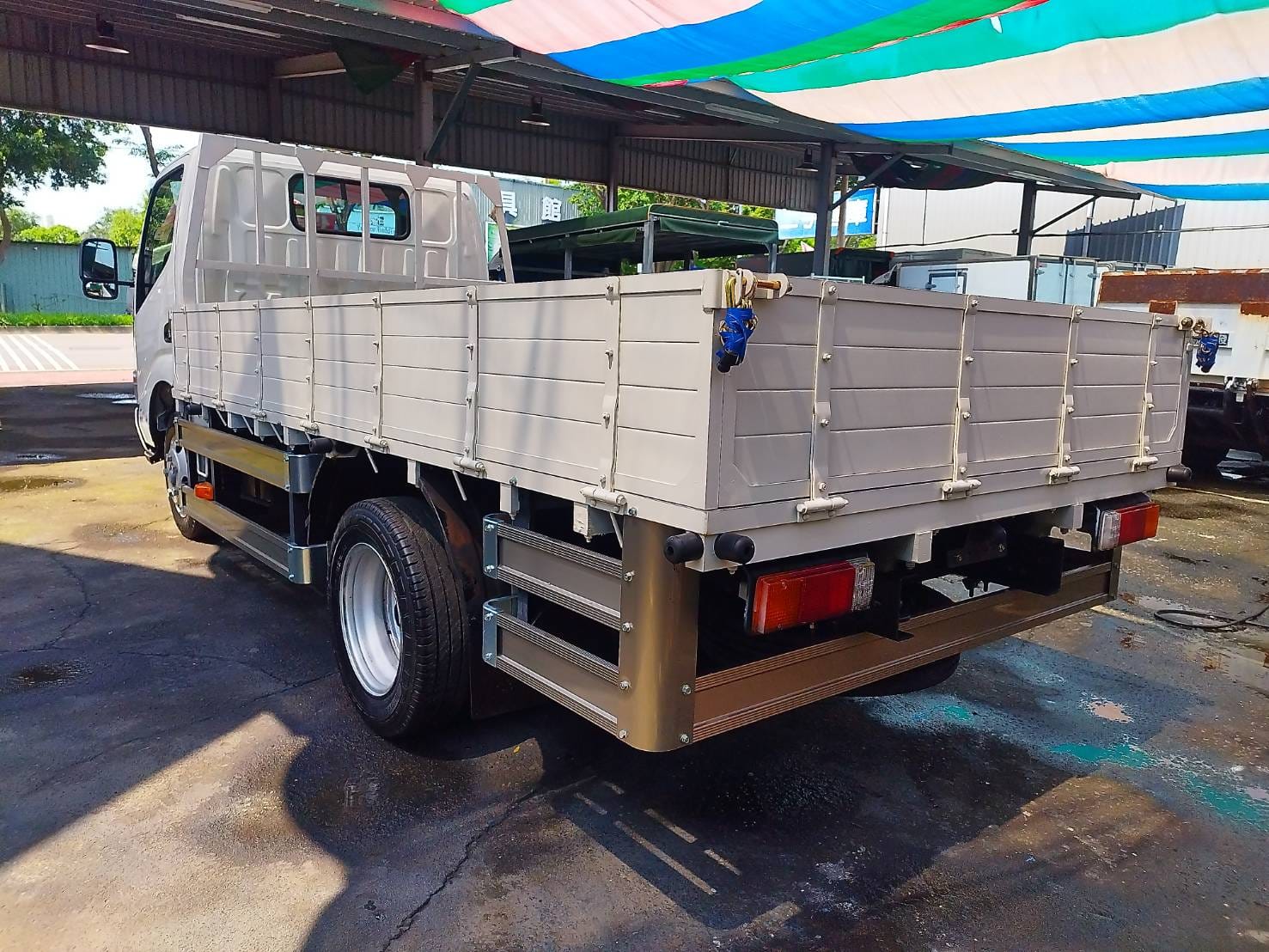2018Hino 11尺半加長型貨車  保證里程 里程實10萬9 原漆原版件原廠保養  第3張相片