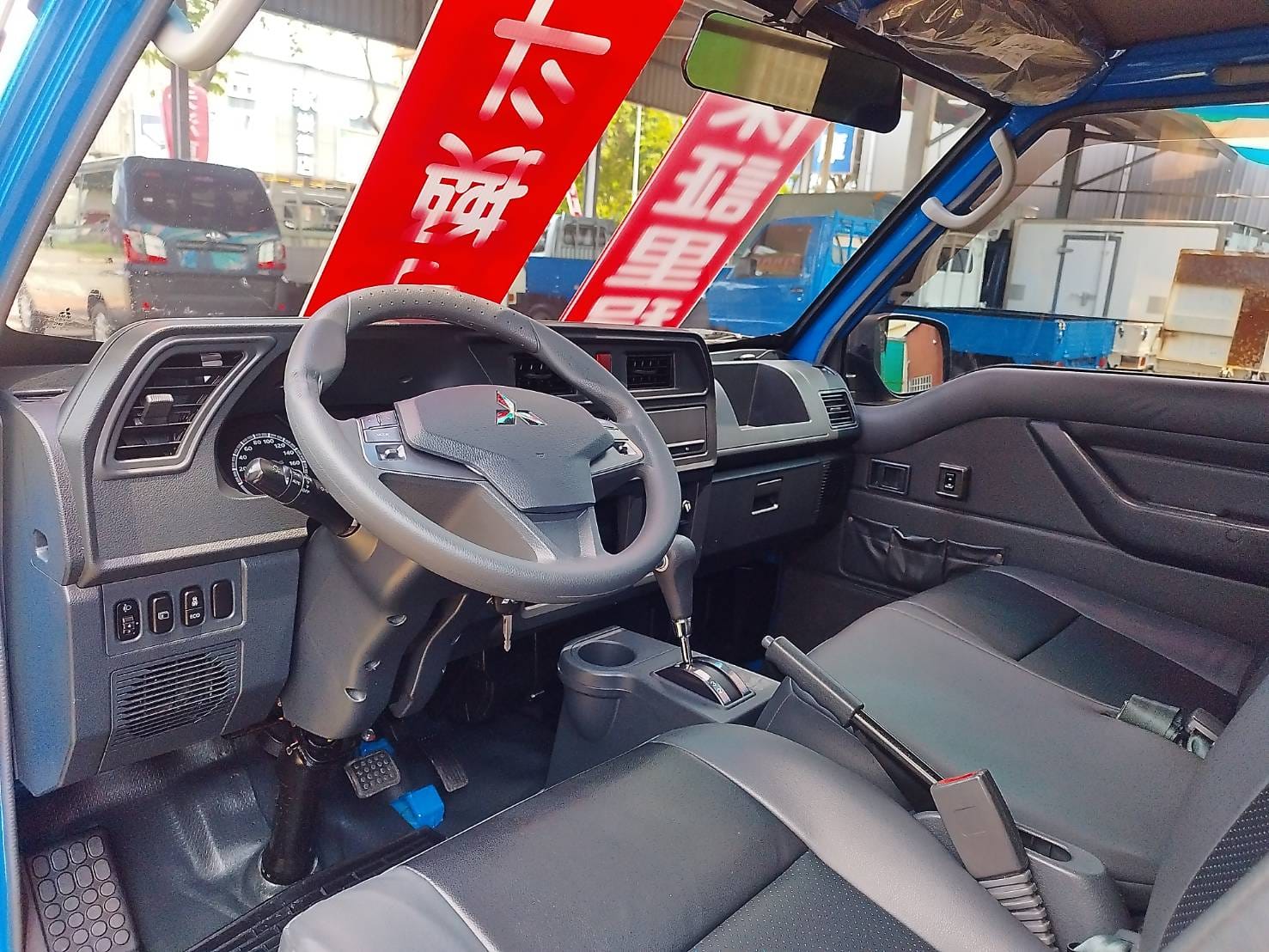 自排2020得利卡貨車 保證里程 里程實跑6萬2 原版件  第7張相片