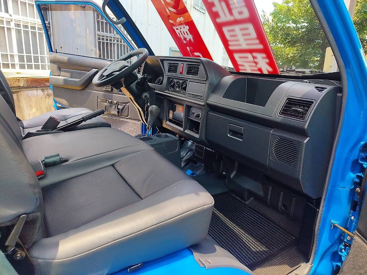 自排2020得利卡貨車 保證里程 里程實跑6萬2 原版件  第12張相片