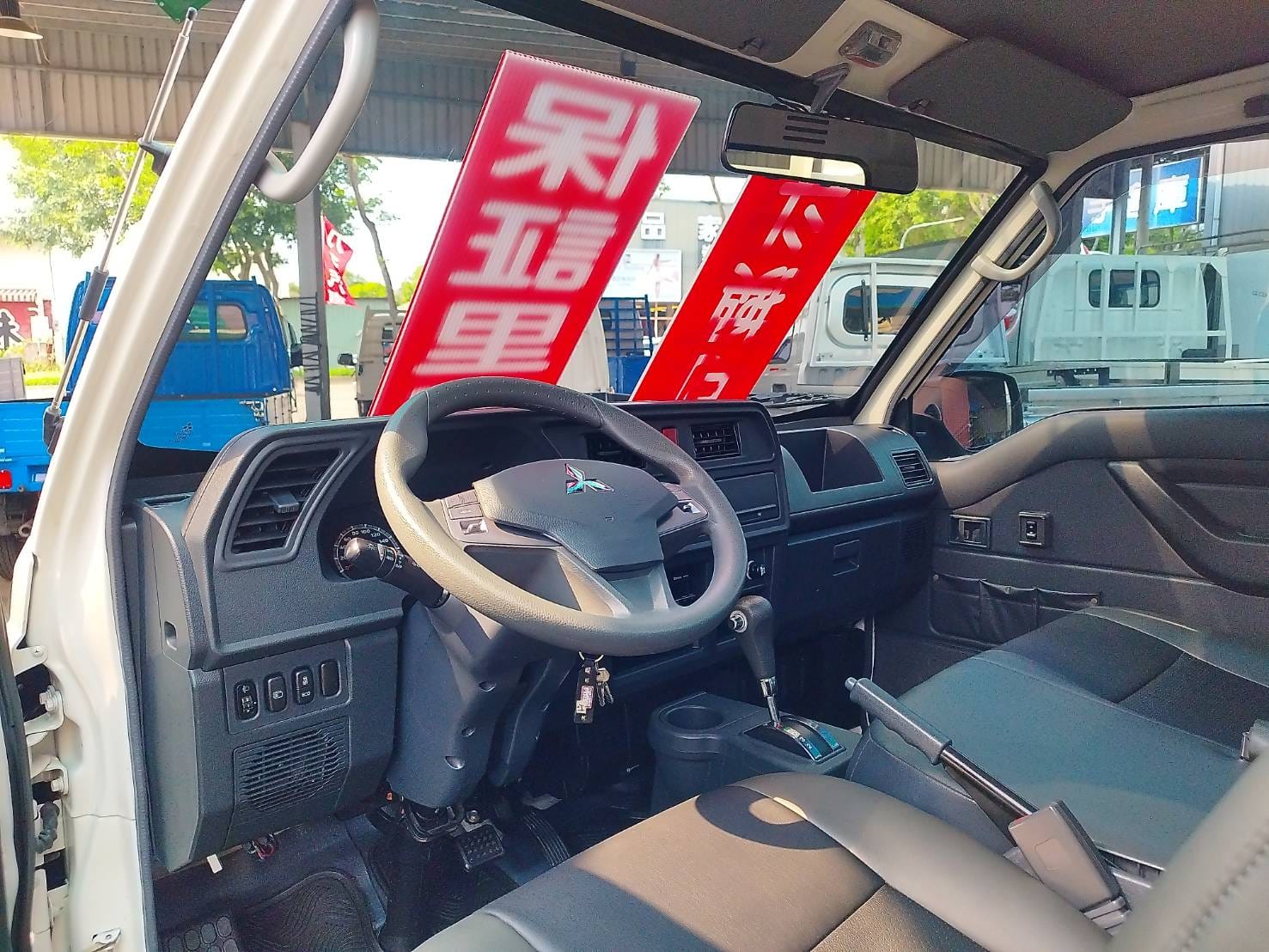 自排2021得利卡貨車 保證里程 里程實跑6萬8 原版件   第6張相片