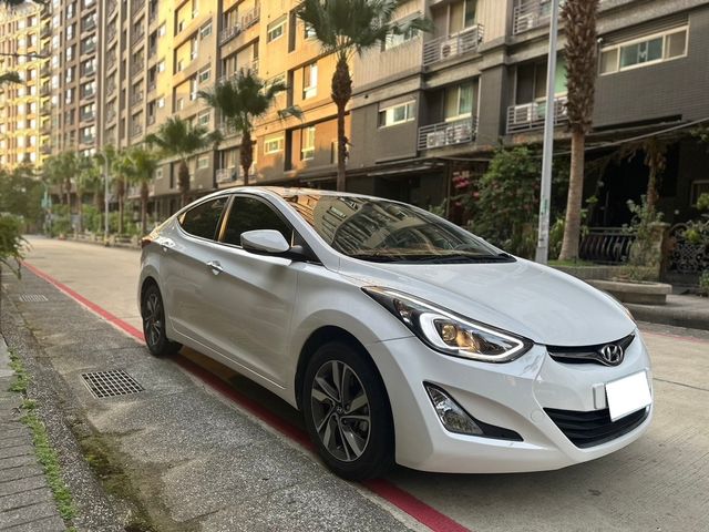 HYUNDAI現代 ELANTRA  第2張相片