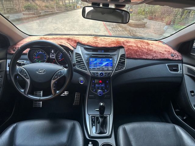 HYUNDAI現代 ELANTRA  第8張相片