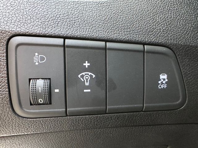 HYUNDAI現代 ELANTRA  第11張相片