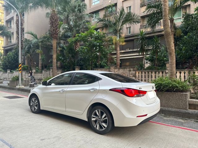 HYUNDAI現代 ELANTRA  第15張相片