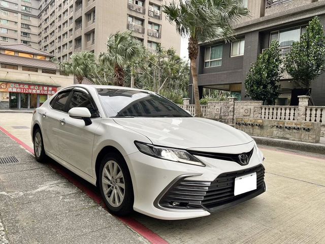 TOYOTA豐田 CAMRY  第2張相片