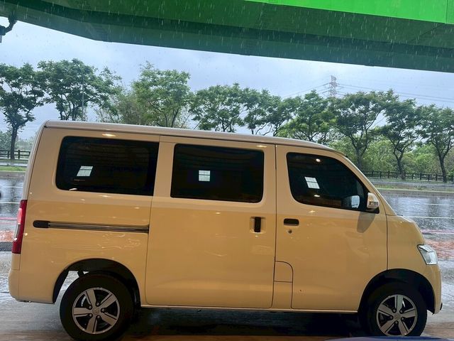 TOYOTA豐田 TOWN ACE  第2張相片