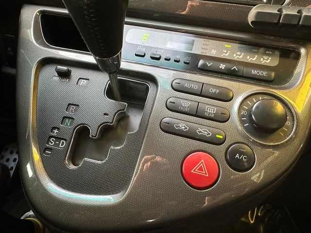TOYOTA豐田 WISH  第5張相片