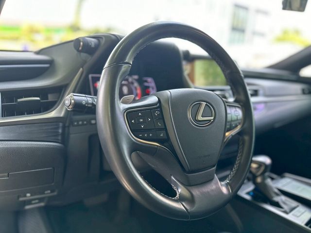 LEXUS凌志 ES200  第3張相片