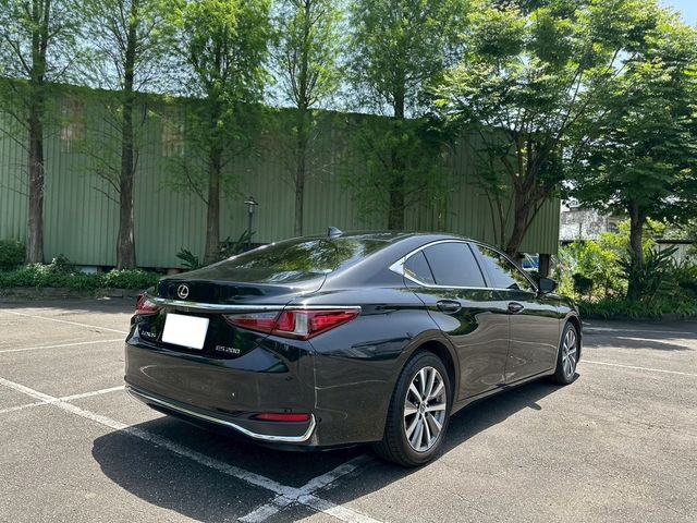LEXUS凌志 ES200  第18張相片