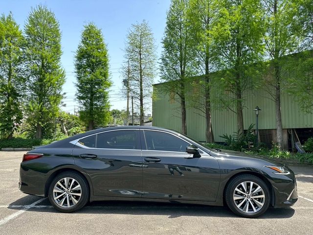LEXUS凌志 ES200  第19張相片