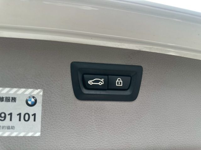 BMW寶馬 318I  第18張相片