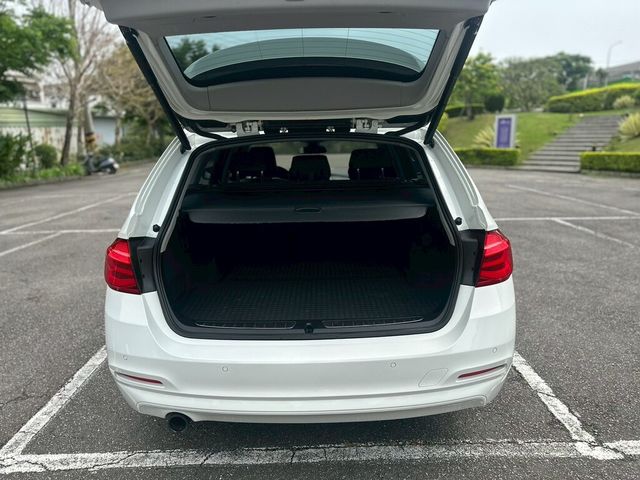 BMW寶馬 318I  第19張相片
