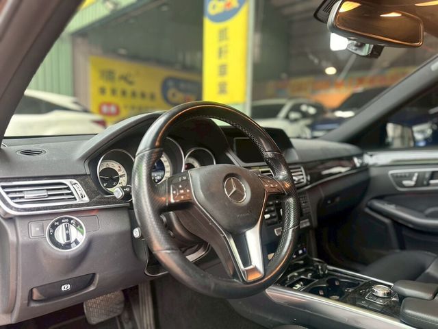 M-BENZ賓士 E200  第2張相片