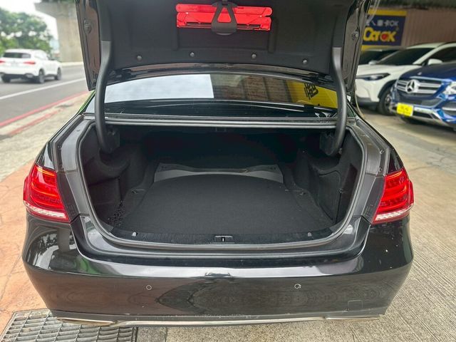 M-BENZ賓士 E200  第10張相片