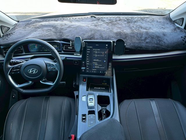 HYUNDAI現代 CUSTIN  第4張相片