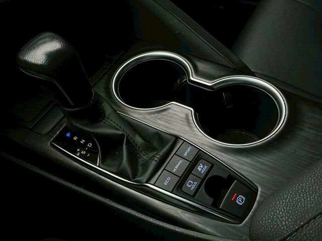 TOYOTA豐田 CAMRY HYBRID  第7張相片