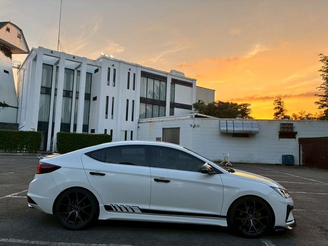 HYUNDAI現代 ELANTRA  第3張相片