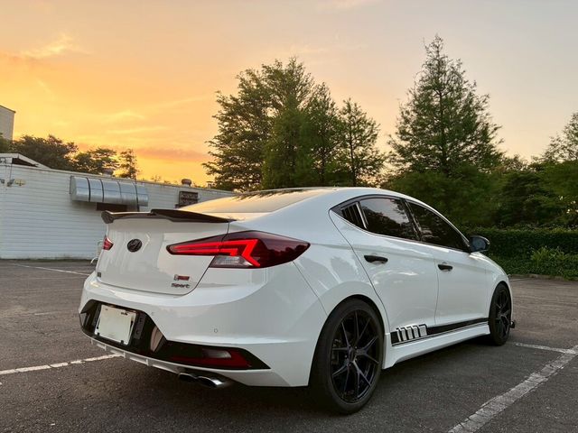 HYUNDAI現代 ELANTRA  第4張相片