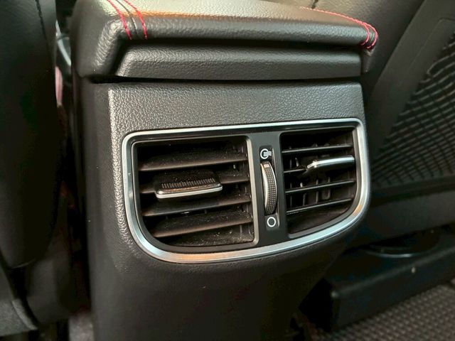 HYUNDAI現代 ELANTRA  第8張相片