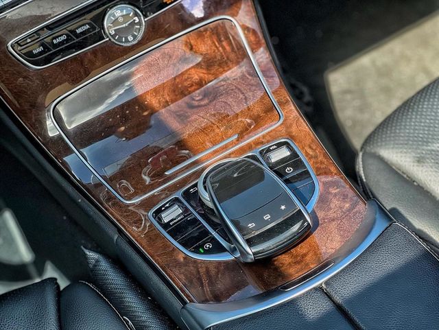 打破行情的2016 C300  第3張相片