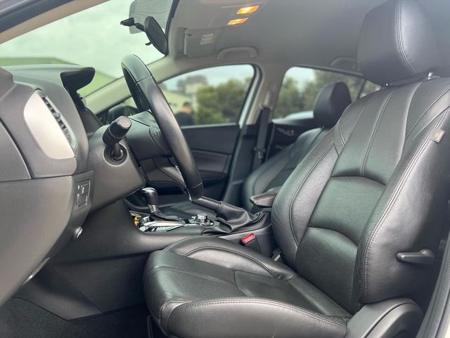 2016 MAZDA 3 5D  第7張相片