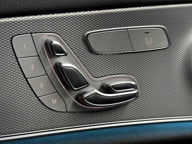 正18年W213 - 新世代方向盤/車道偏移/LED頭尾燈/Carplay/環艙氣氛燈/雙前座電動椅/電動尾門  第10張相片