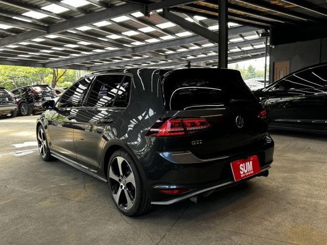 16/17年式 GTI MK7 2.0T - 220hp/天窗/免鑰匙摸門/LEYO鋁合金撥片/Carplay/雙區恆溫  第3張相片