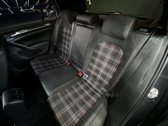 16/17年式 GTI MK7 2.0T - 220hp/天窗/免鑰匙摸門/LEYO鋁合金撥片/Carplay/雙區恆溫  第7張相片
