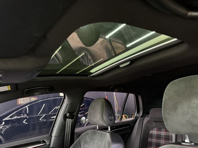 16/17年式 GTI MK7 2.0T - 220hp/天窗/免鑰匙摸門/LEYO鋁合金撥片/Carplay/雙區恆溫  第17張相片