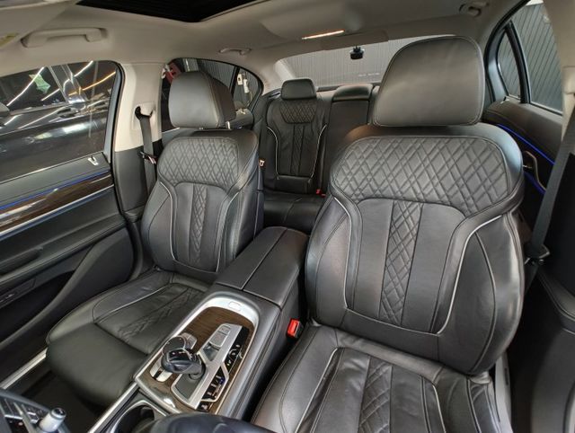 正18年 730i Luxury 2.0T - 5AT/360環景/四區恆溫/電動天窗/LED頭尾燈/14向通風電熱椅  第7張相片