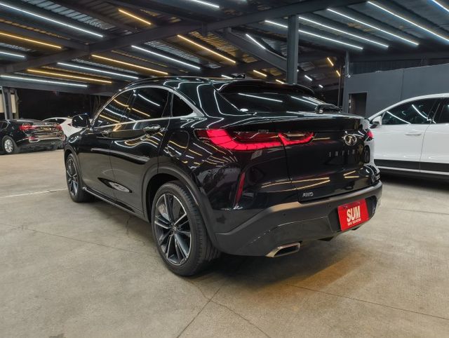 正22年 風尚款 2.0T - ACC/車道偏移/BOSE音響/360環景/通風&電熱椅/電動天窗/投影式抬顯/電動尾門  第3張相片