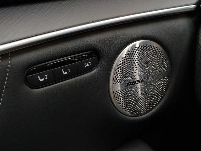 正22年 風尚款 2.0T - ACC/車道偏移/BOSE音響/360環景/通風&電熱椅/電動天窗/投影式抬顯/電動尾門  第10張相片