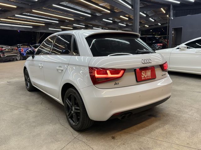 正14年 A1 30TFSI Sportback 1.4T - 高階專用安卓機/恆溫空調/定速/胎壓偵測/自動頭燈  第3張相片