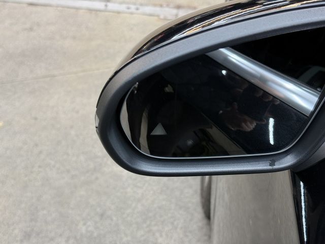 2022/23年式 A180 運動版 1.3T - ACC跟車/雙液晶螢幕/360環景/keyless go/環艙氣氛燈  第17張相片