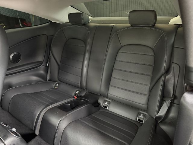 正18年 總代理 C180 Coupe 1.6L - 雙門轎跑/駕駛模式/LED頭尾燈/定速巡航/雙區恆溫/後座出風口/  第7張相片