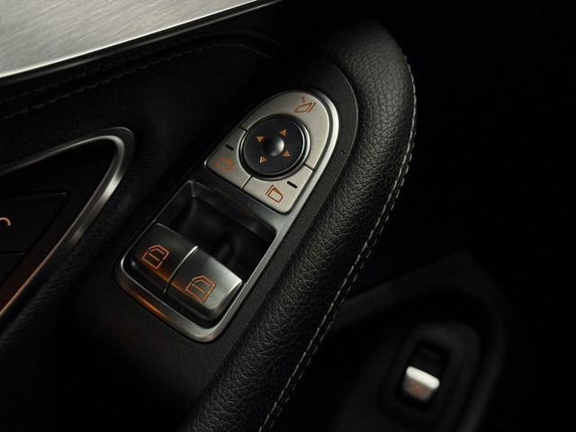 正18年 總代理 C180 Coupe 1.6L - 雙門轎跑/駕駛模式/LED頭尾燈/定速巡航/雙區恆溫/後座出風口/  第12張相片