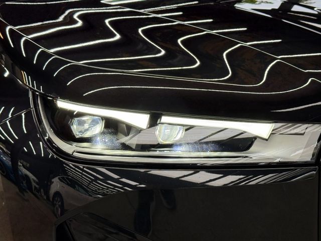 2022/23年式 iX xDrive40 旗艦版 - 四傳/HK音響/電控玻璃車頂/水晶排檔頭/智慧跟車/環景/按摩椅  第18張相片