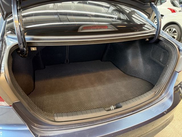 正19年 旗艦型 1.6L - 頂規安卓機/倒車顯影/免鑰匙啟動/摸門解鎖/盲點/定速/電子後視鏡/雙區恆溫/後座出風口  第5張相片