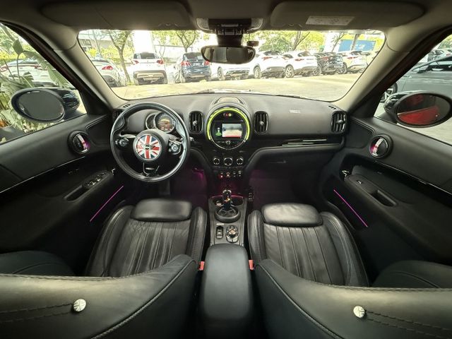 正20年 Countryman S 2.0L - 免鑰匙啟動/摸門解鎖/無線Carplay/電動尾門/雙電動椅/LED燈  第10張相片