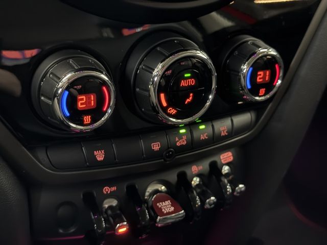 正20年 Countryman S 2.0L - 免鑰匙啟動/摸門解鎖/無線Carplay/電動尾門/雙電動椅/LED燈  第14張相片