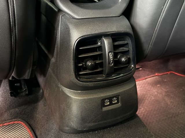 正20年 Countryman S 2.0L - 免鑰匙啟動/摸門解鎖/無線Carplay/電動尾門/雙電動椅/LED燈  第17張相片