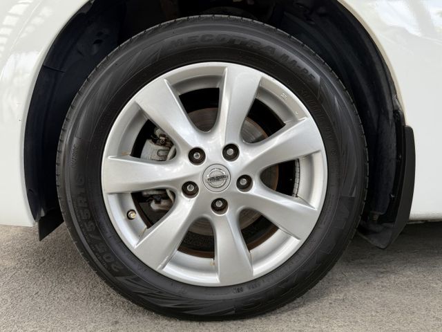 正16年 Big Tiida 5D 1.6L - 免鑰匙啟動/摸門解鎖/導航/數位電視/倒車顯影/抬頭顯示/雙區恆溫  第20張相片